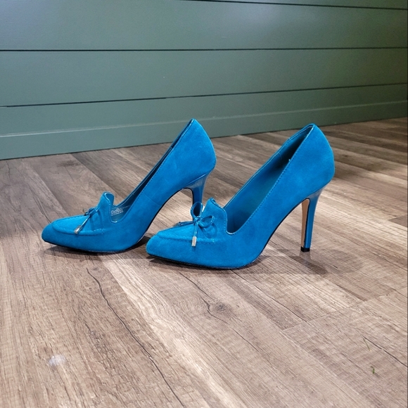 White House Black Market Shoes - White House Black Market Teal Heels